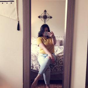 Meet your Posher, Julissa